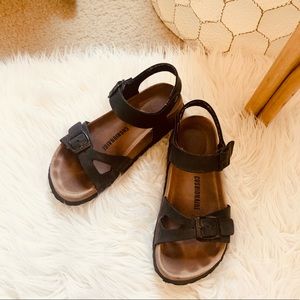 Cushionaire black sandals